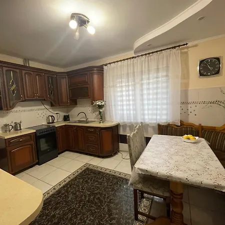 затишний дім Synevyr